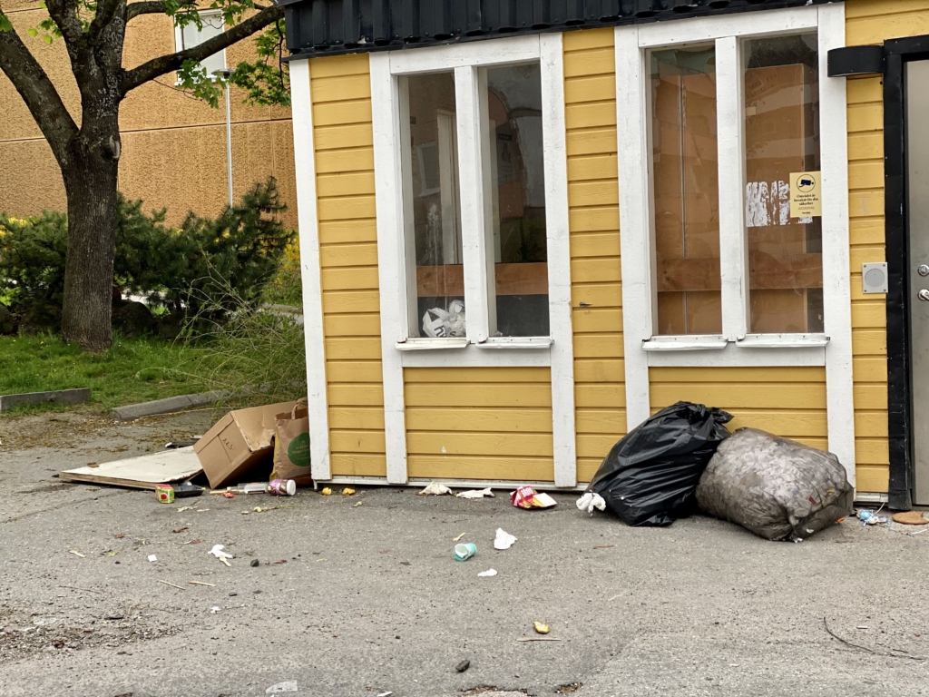 Sopor på Tönsbergsgatan i Husby.