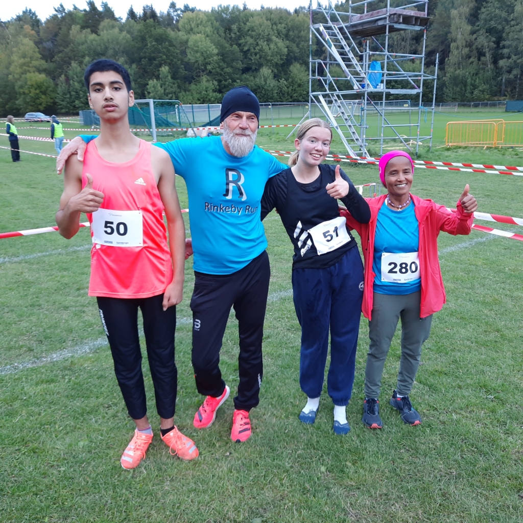 De fyra löparna från Rinkeby Run som vunnit.